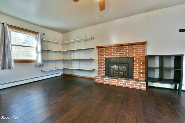 $399,000 | 24 Cramer Path, Northumberland, NY 12831