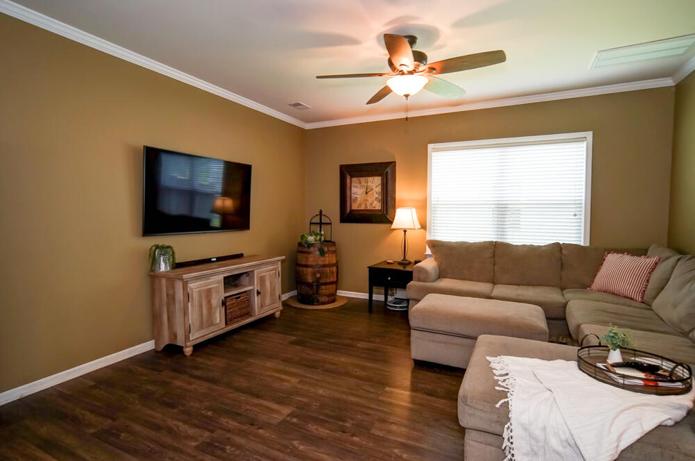 178 Brookhaven Road Summerville, SC 29486 - Photo 4 of 39 Living Room