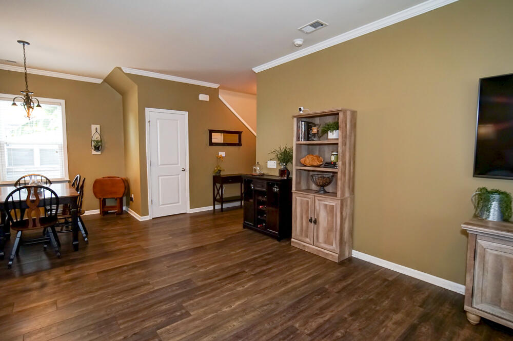 178 Brookhaven Road Summerville, SC 29486 - Photo 5 of 39 Living Room