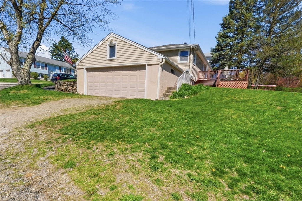 43 Robin Road Worcester, MA 01604 - Photo 22 of 31