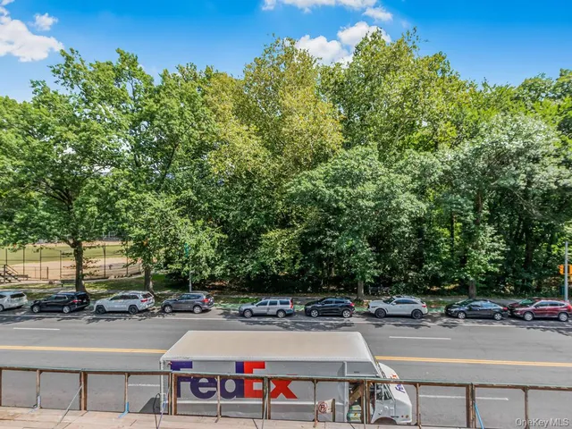 $235,000 | 6535 Broadway, Unit 2G | North Riverdale