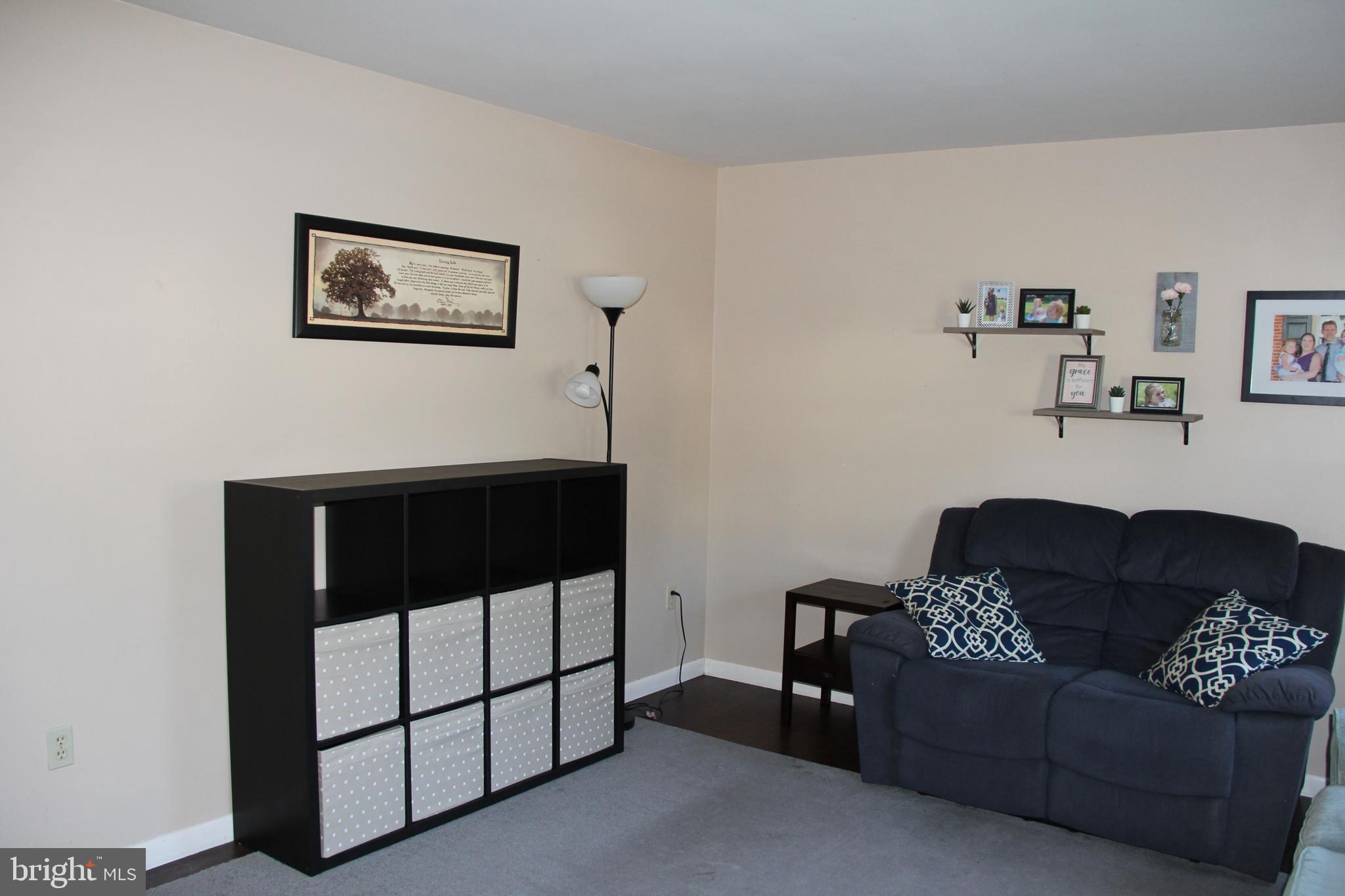 1074 Williamsburg Road Lancaster, PA 17603 - Photo 11 of 36 Living Room