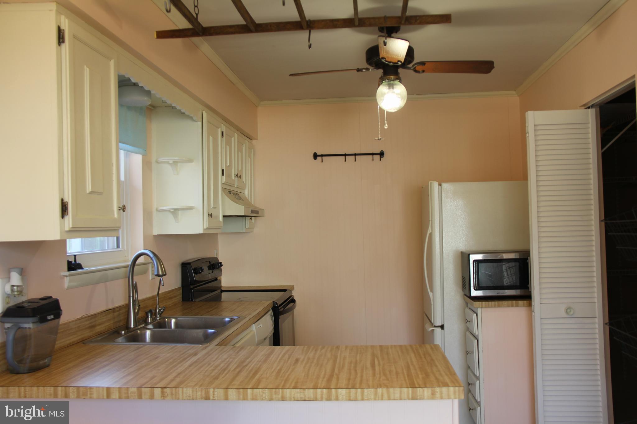 1074 Williamsburg Road Lancaster, PA 17603 - Photo 15 of 36 Gallery Image 15