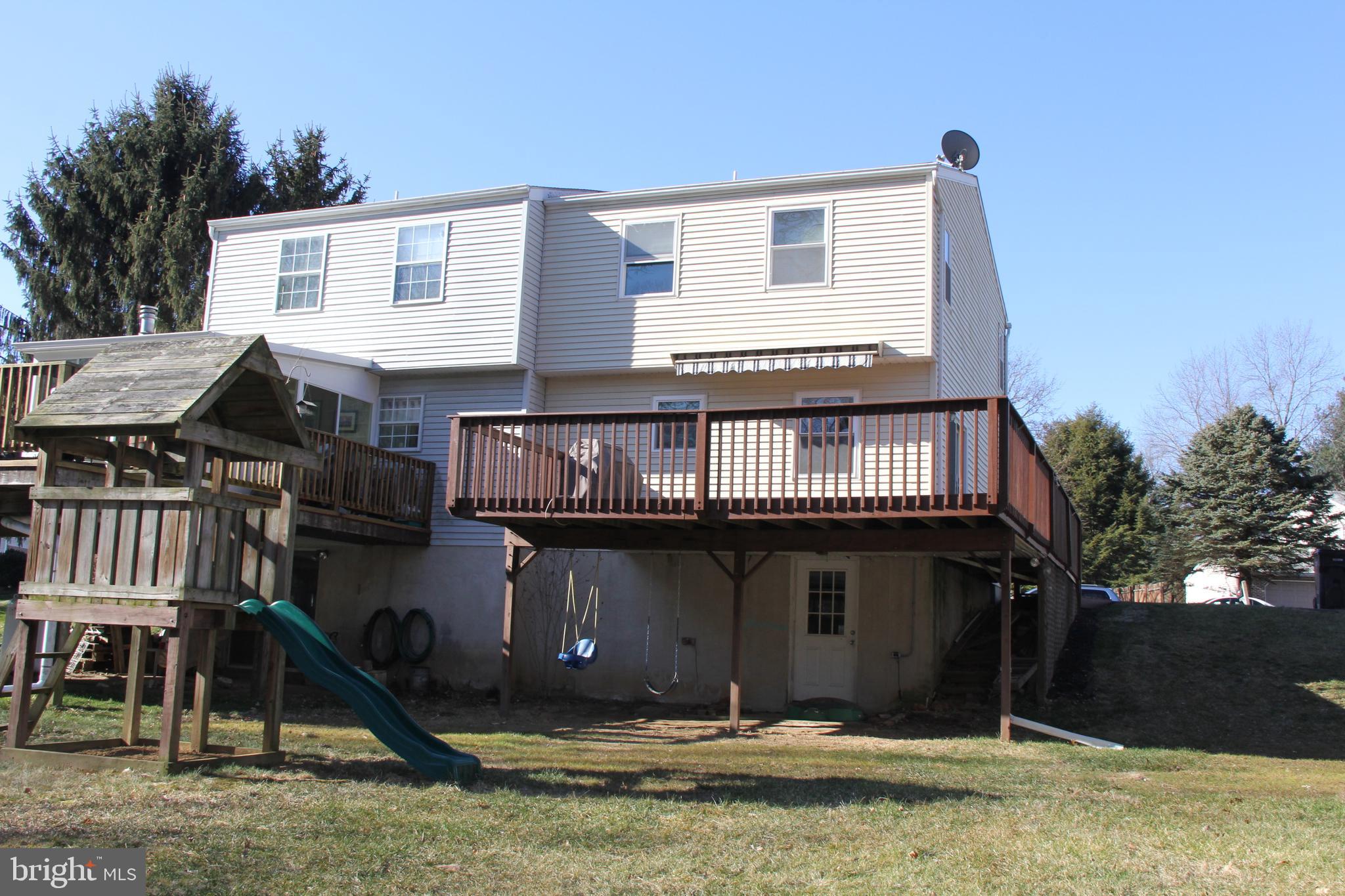 Spacious  deck overlooking creek and woods