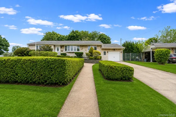 $629,000 | 40 Cypress Street, Central Islip, NY 11722
