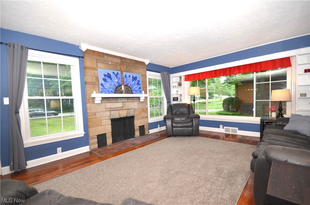 3853 Baird Road Stow, OH 44224 - Photo 3 of 35 Gallery Image 3
