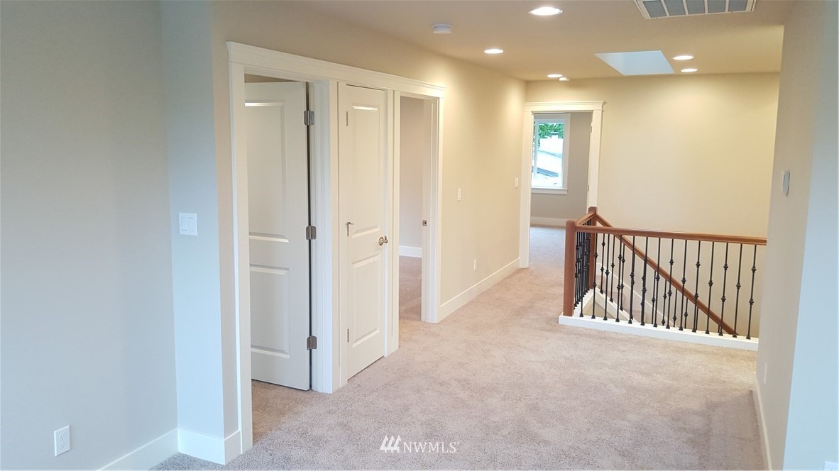 22614 Meridian Avenue South Bothell, WA 98021 - Photo 16 of 25