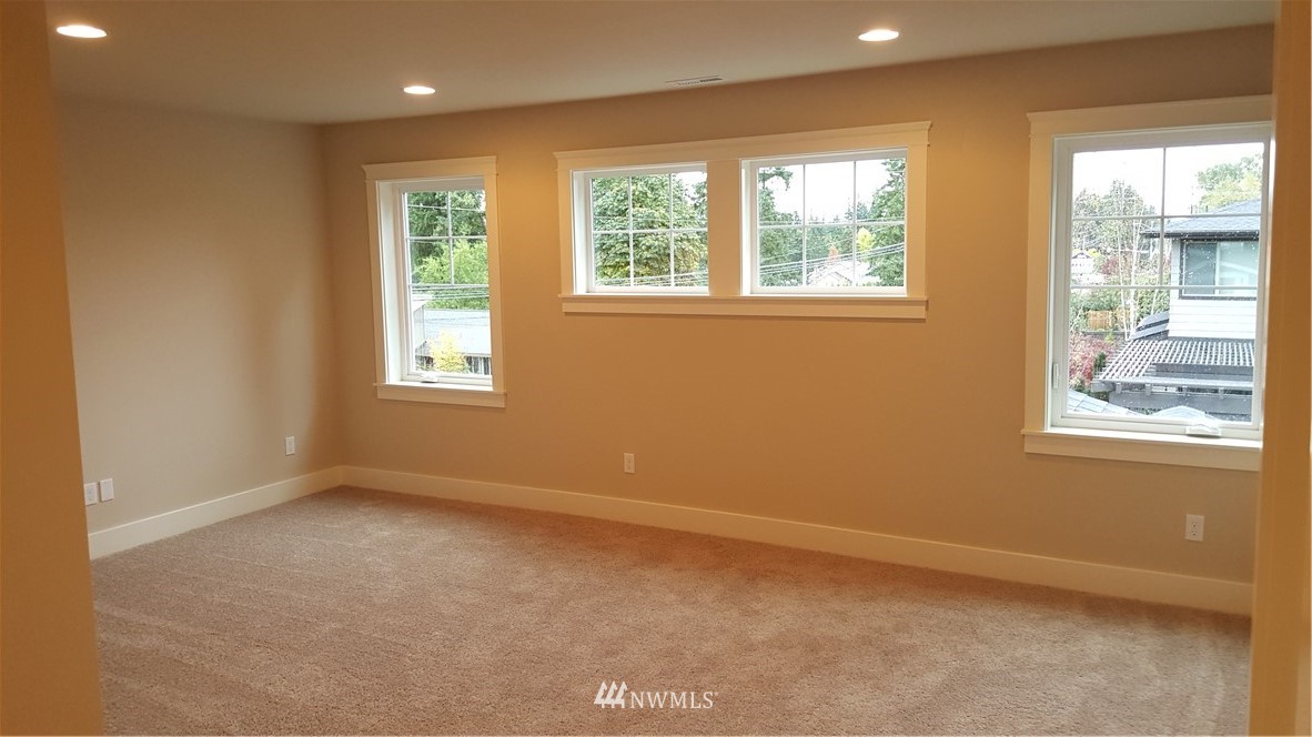 22614 Meridian Avenue South Bothell, WA 98021 - Photo 17 of 25