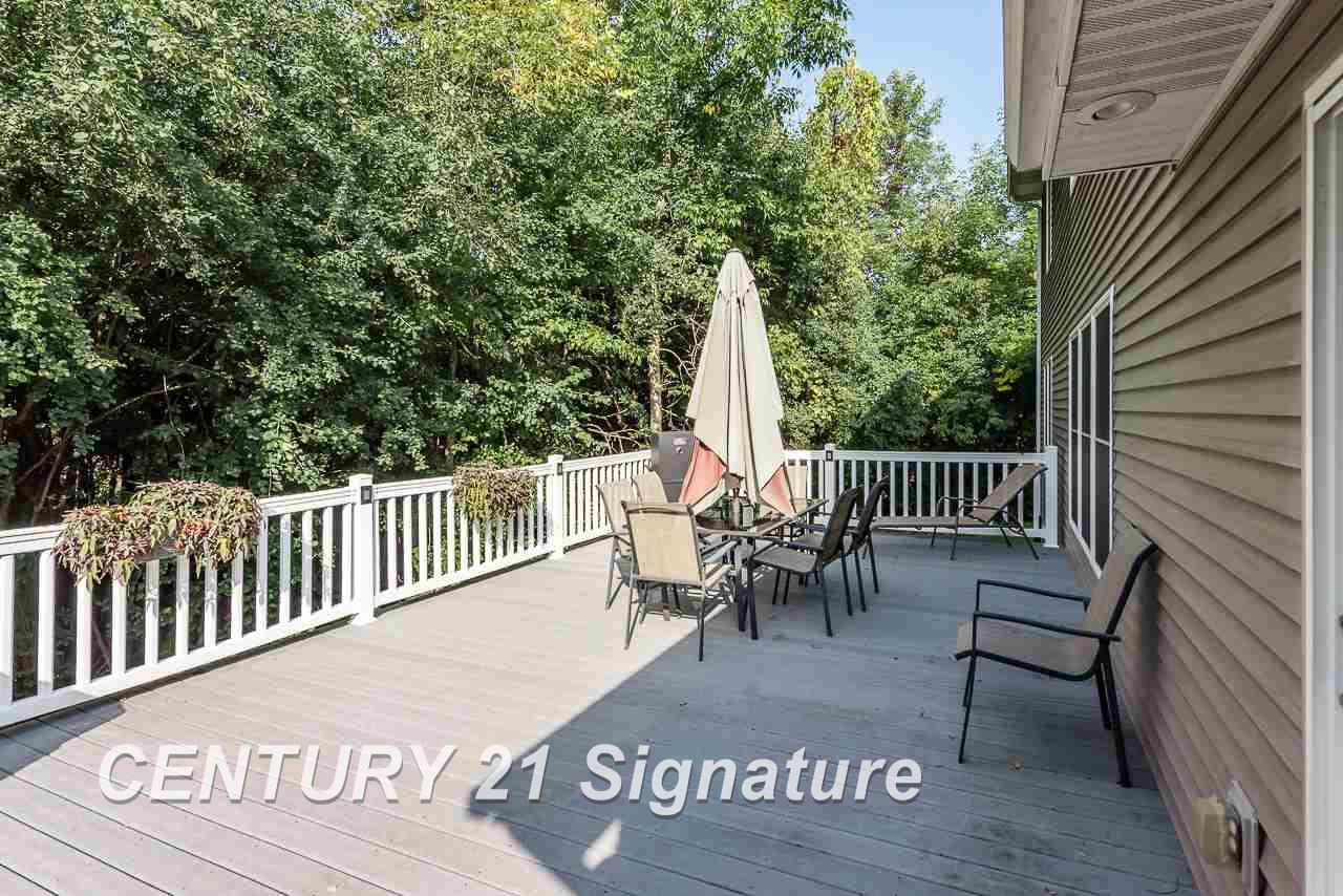 886 Schust Road Saginaw, MI 48604 - Photo 4 of 34