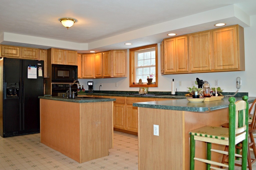 375 Petersham Road Phillipston, MA 01331 - Photo 4 of 30