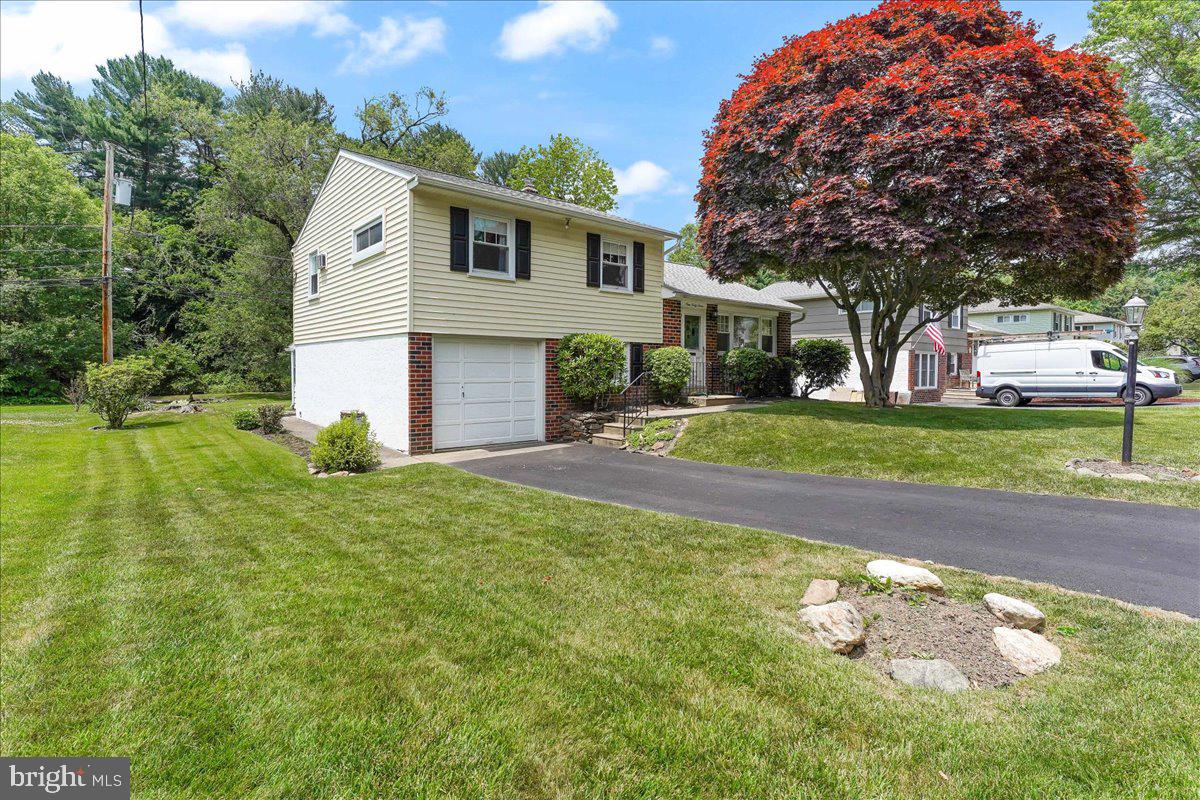 943 Georgetown Road Swarthmore, PA 19081 - Photo 2 of 31 Gallery Image 2
