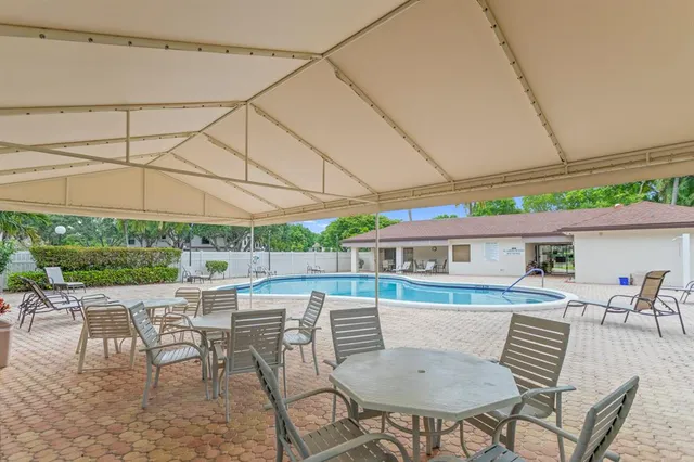 $328,000 | 4624 Carambola Circle North, Unit 2706, Coconut Creek, FL 33066