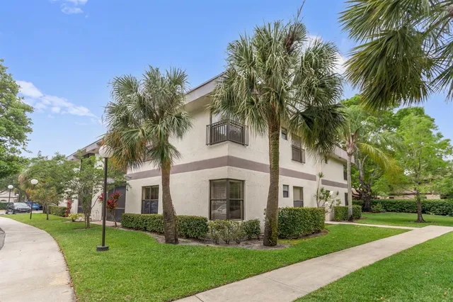 $328,000 | 4624 Carambola Circle North, Unit 2706, Coconut Creek, FL 33066