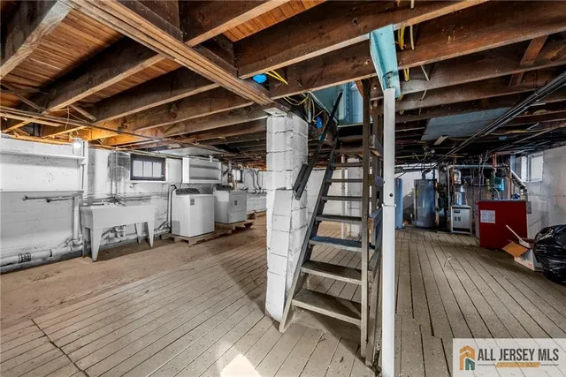 $2,700 | 76 Andrew Street, Hamilton, NJ 08610