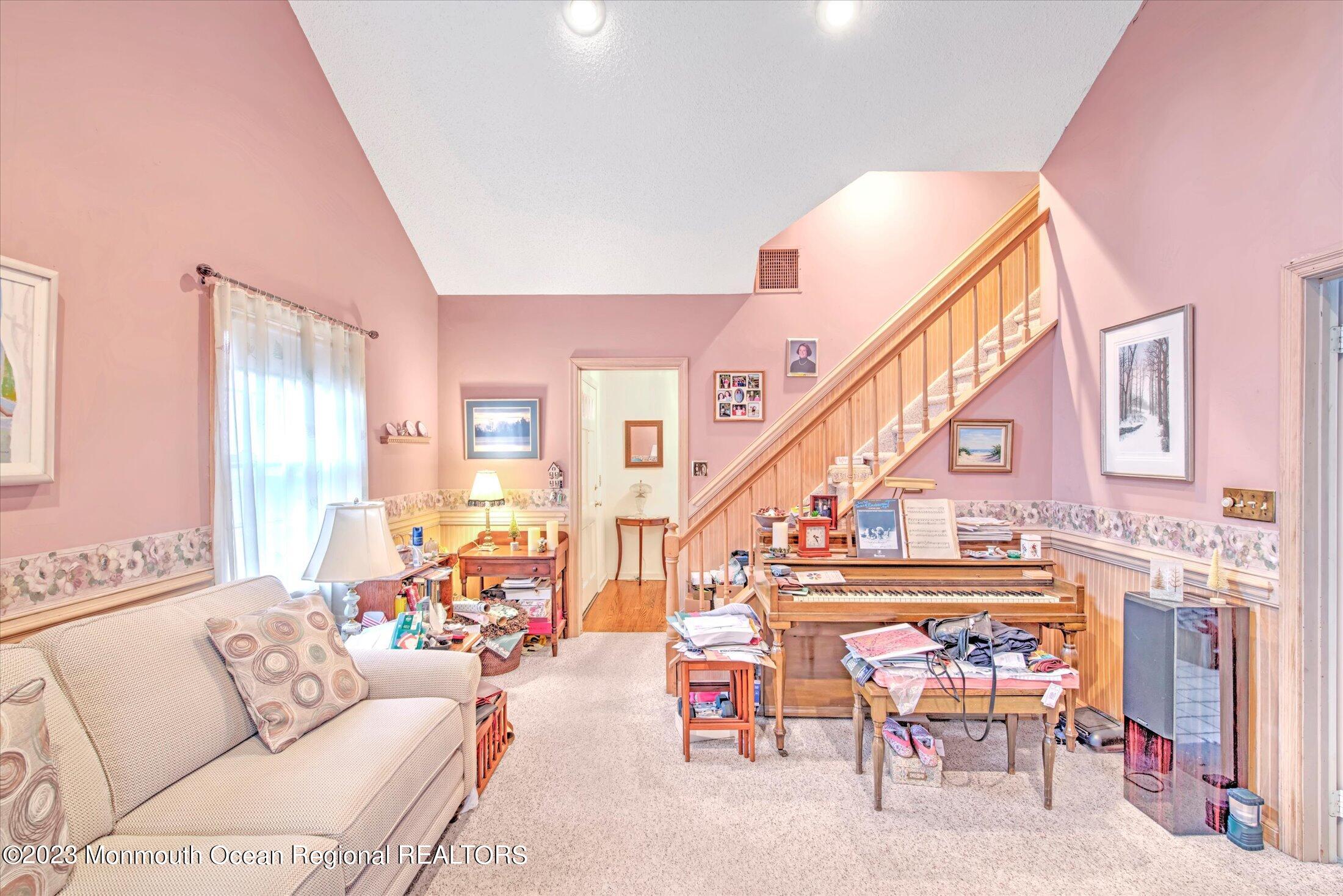 712 Schoolhouse Road Brielle, NJ 08730 - Photo 16 of 39 14-FAMILY ROOM