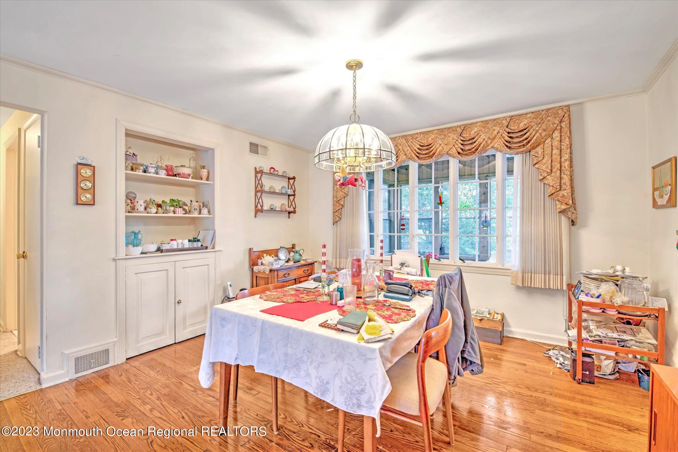 712 Schoolhouse Road Brielle, NJ 08730 - Photo 18 of 39 16-DINING ROOM