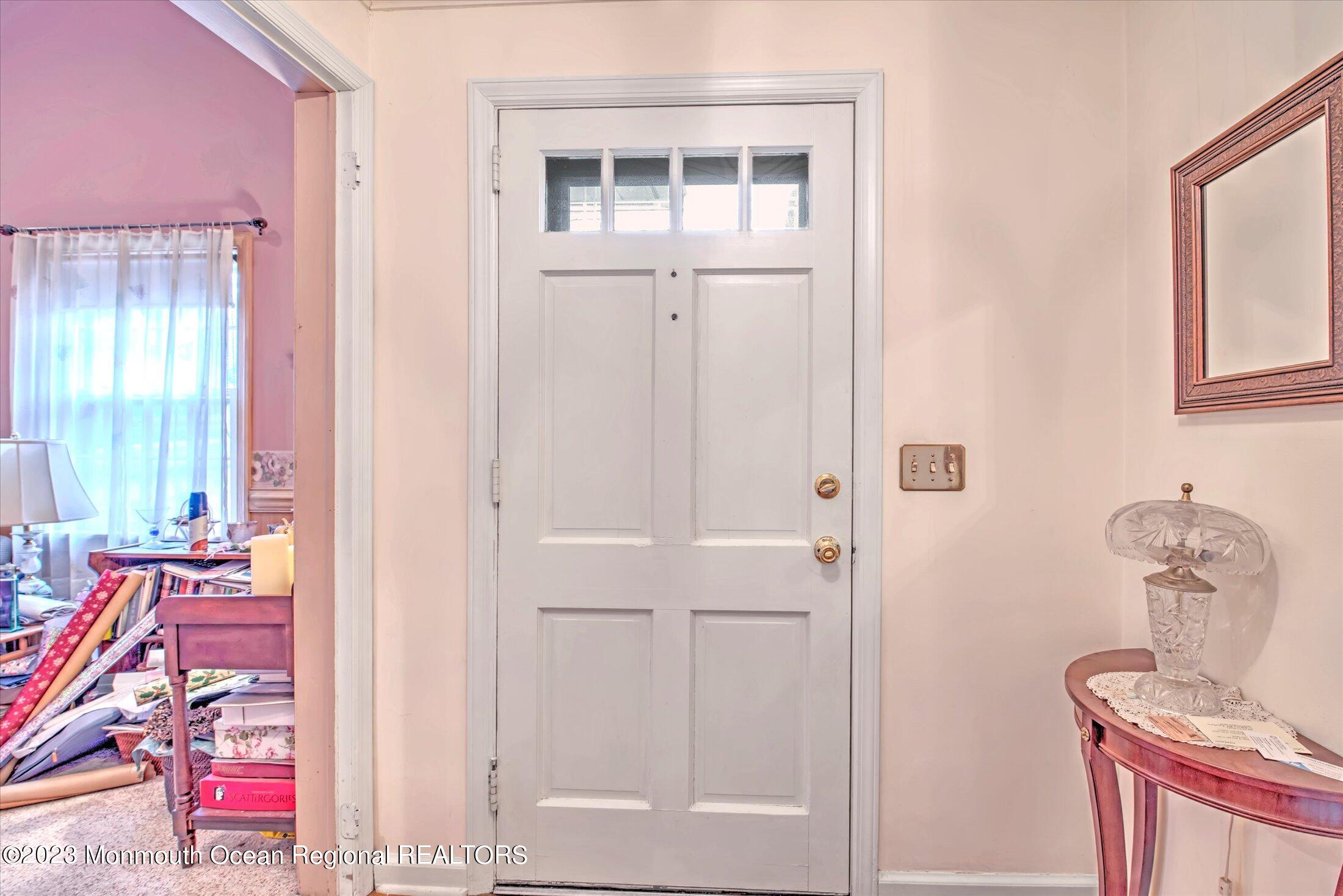 04-FOYER