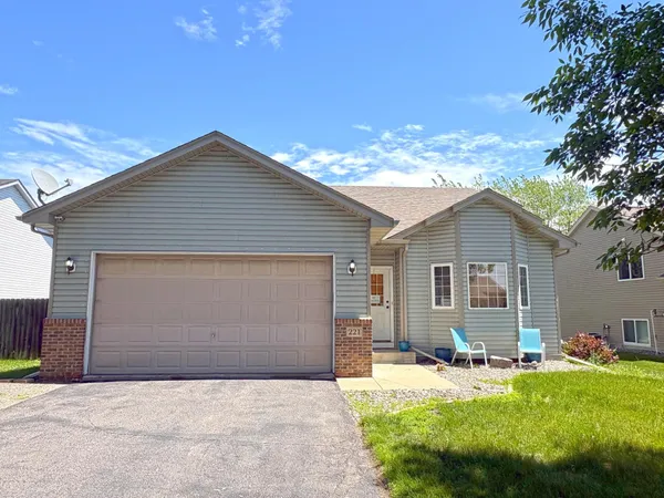 $299,900 | 221 Florence Avenue South, Annandale, MN 55302