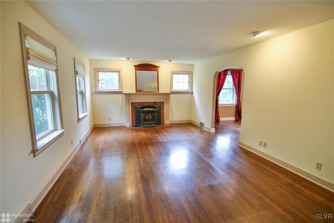 3433 Altonah Road Bethlehem, PA 18017 - Photo 3 of 35 Gallery Image 3
