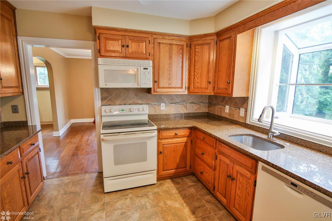 3433 Altonah Road Bethlehem, PA 18017 - Photo 7 of 35 Gallery Image 7