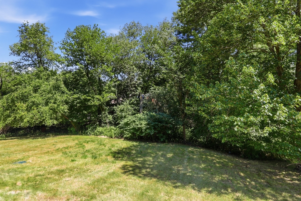132 Haverhill Road Salem, NH 03079 - Photo 4 of 29 Gallery Image 4