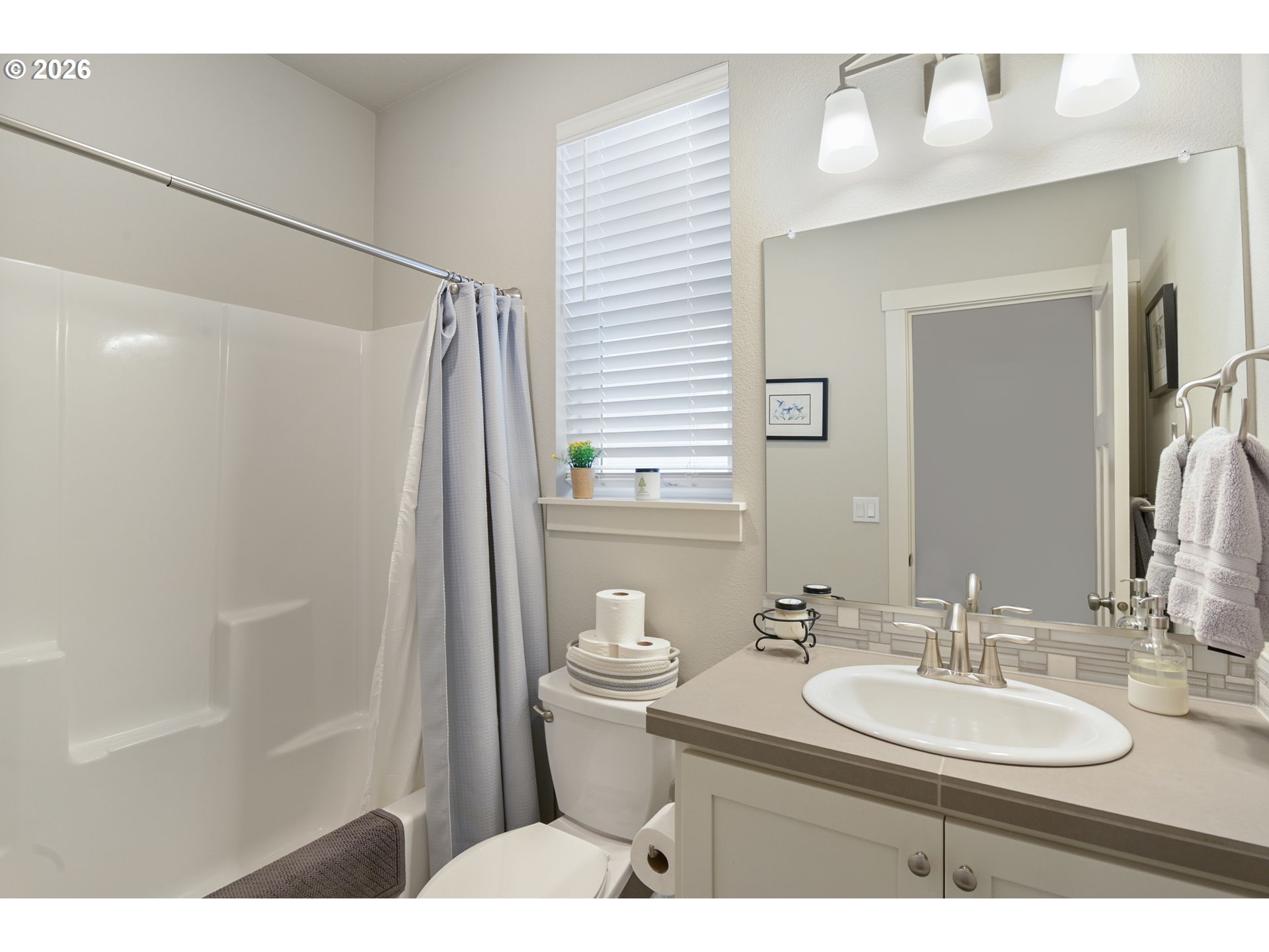 4225 South Willow Drive Ridgefield, WA 98642 - Photo 22 of 30 Bathroom