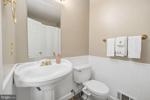 $975,000 | 6700 Passageway Place, Burke, VA 22015
