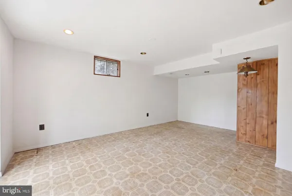 $975,000 | 6700 Passageway Place, Burke, VA 22015