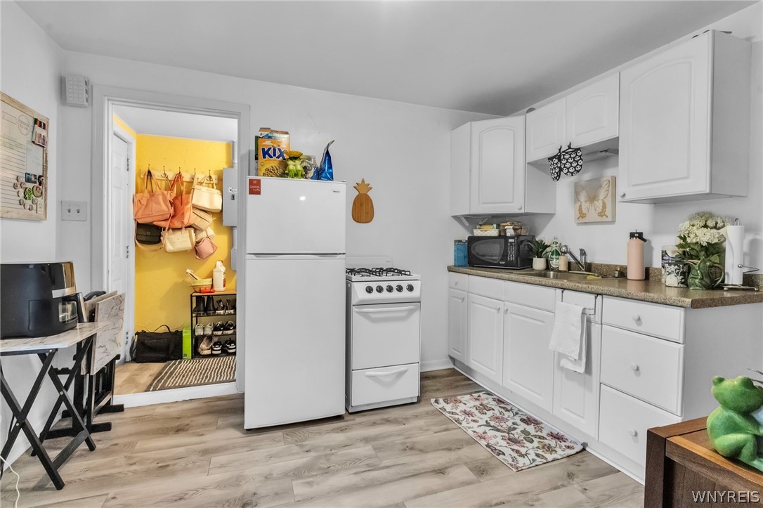 141 Borden Road Cheektowaga, NY 14043 - Photo 25 of 48