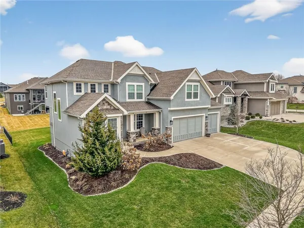 $825,000 | 4011 West 157th Terrace, Overland Park, KS 66224