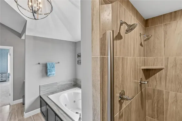 $825,000 | 4011 West 157th Terrace, Overland Park, KS 66224