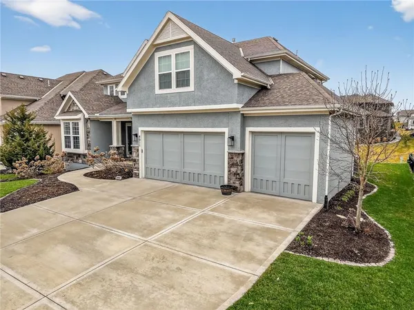 $825,000 | 4011 West 157th Terrace, Overland Park, KS 66224