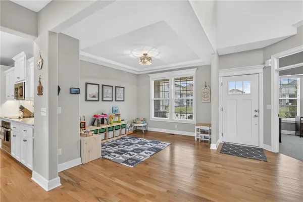 $825,000 | 4011 West 157th Terrace, Overland Park, KS 66224