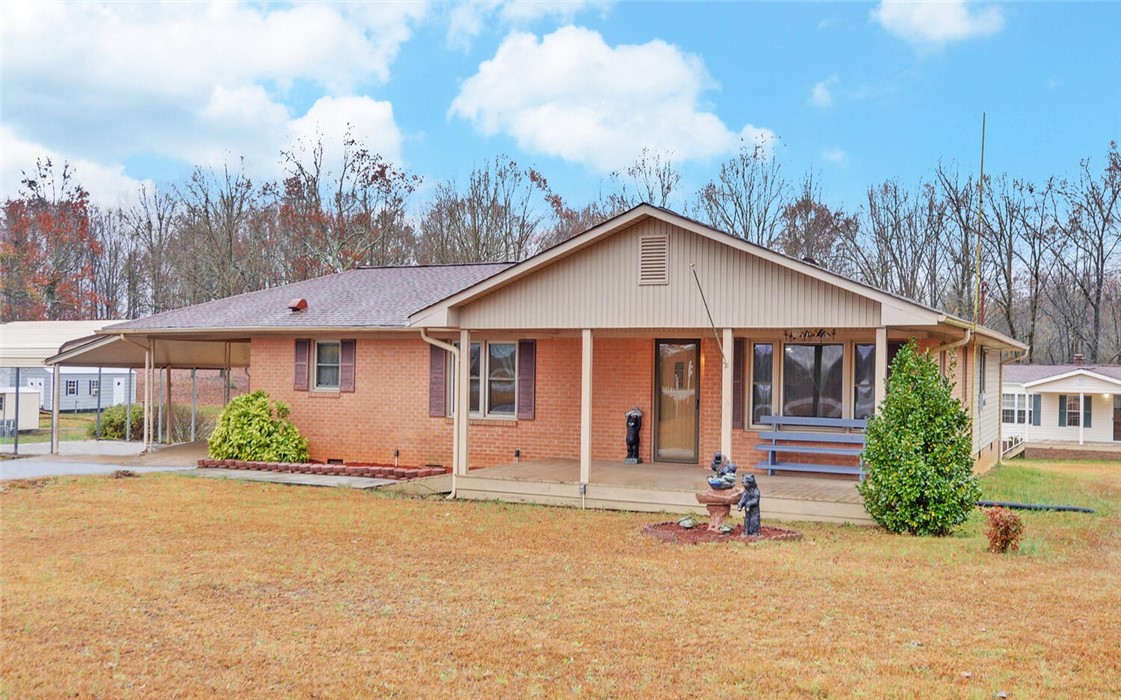 1531 Beacon Light Road Hartwell, GA 30643 - Photo 2 of 50 Gallery Image 2