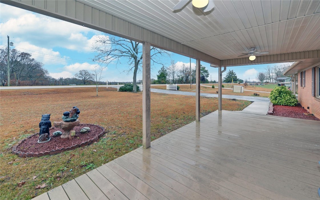1531 Beacon Light Road Hartwell, GA 30643 - Photo 4 of 50 Gallery Image 4