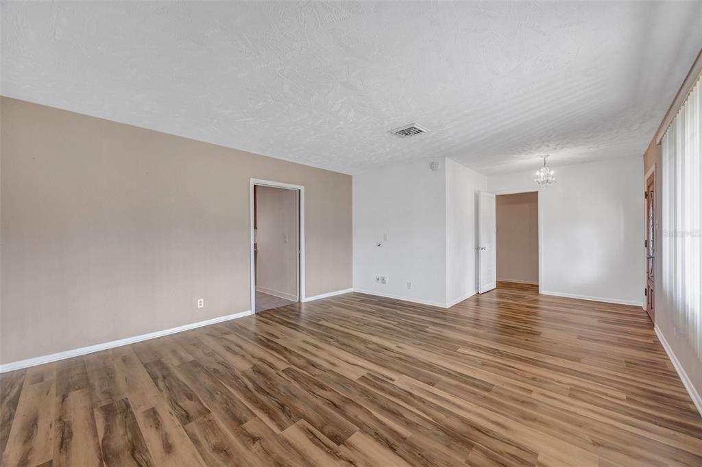 6902 Potts Road Riverview, FL 33569 - Photo 10 of 82