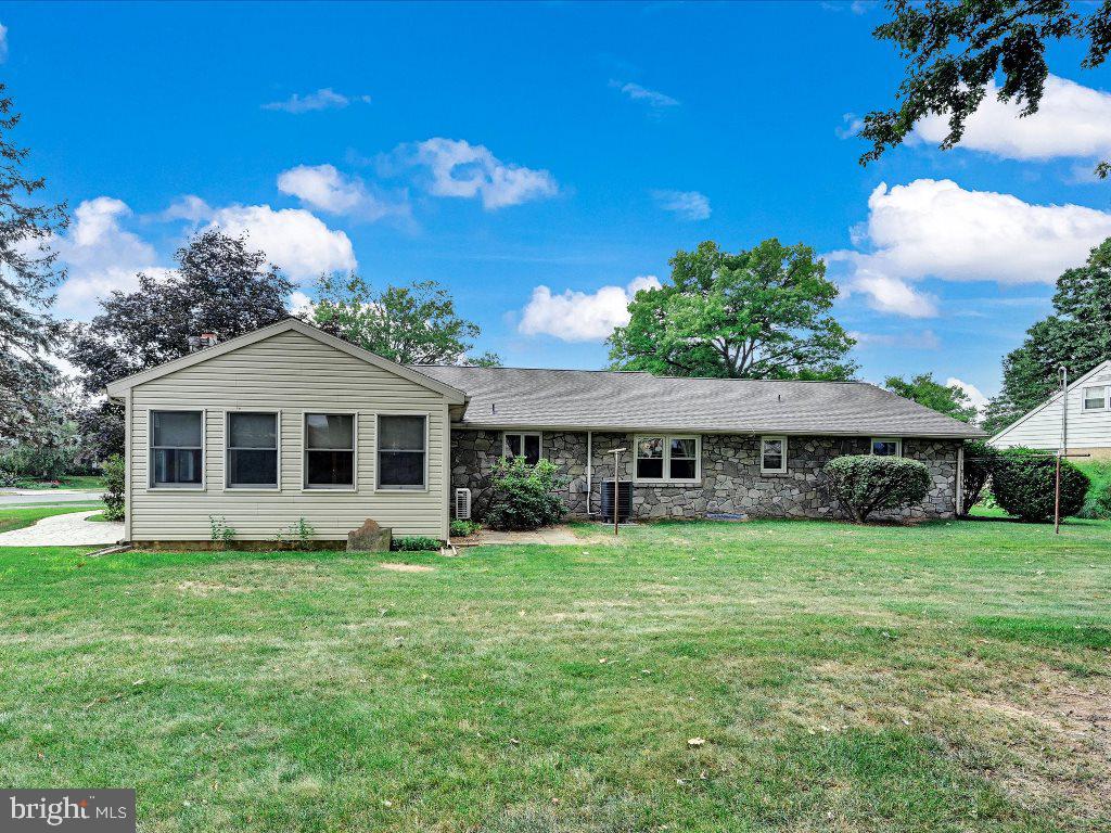 531 Bluebird Road Lititz, PA 17543 - Photo 25 of 27