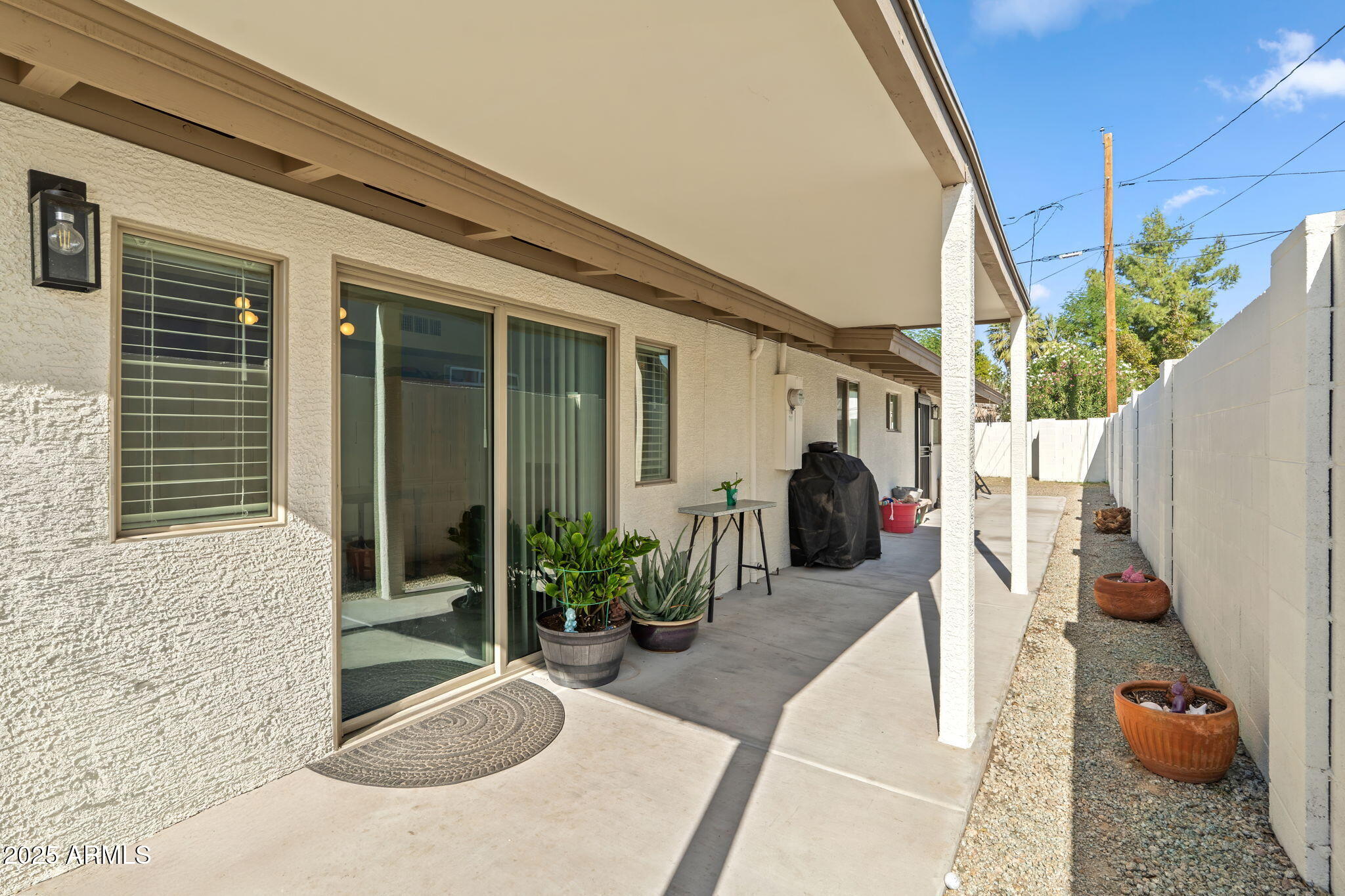 3901 North 19th Street Phoenix, AZ 85016 - Photo 19 of 24 a view of a porch with furniture