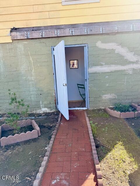 1623 Ocean Avenue Ventura, CA 93001 - Photo 13 of 15 a view of a pathway of a house