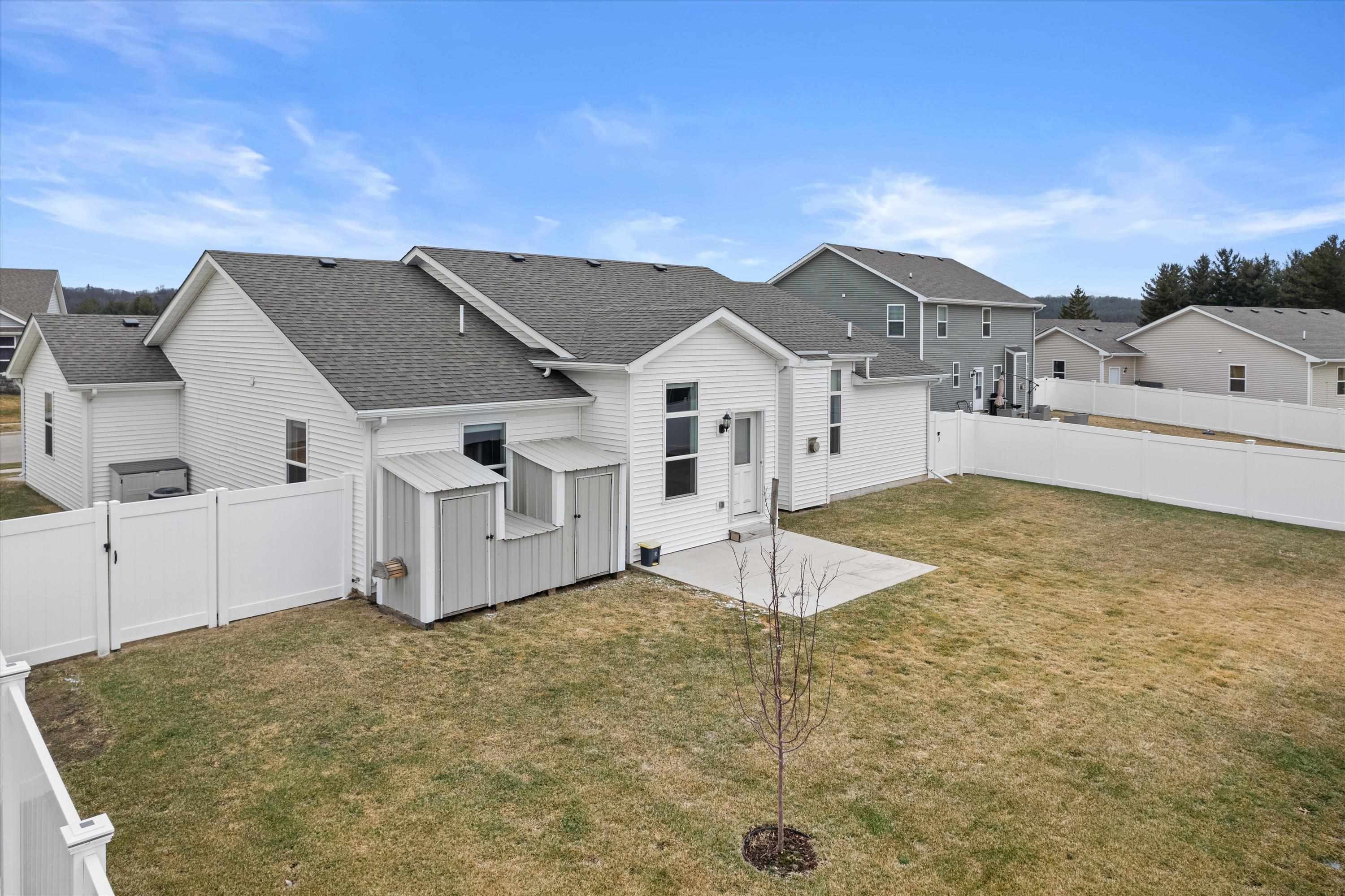 921 Sarah Street Belleville, WI 53508 - Photo 31 of 34