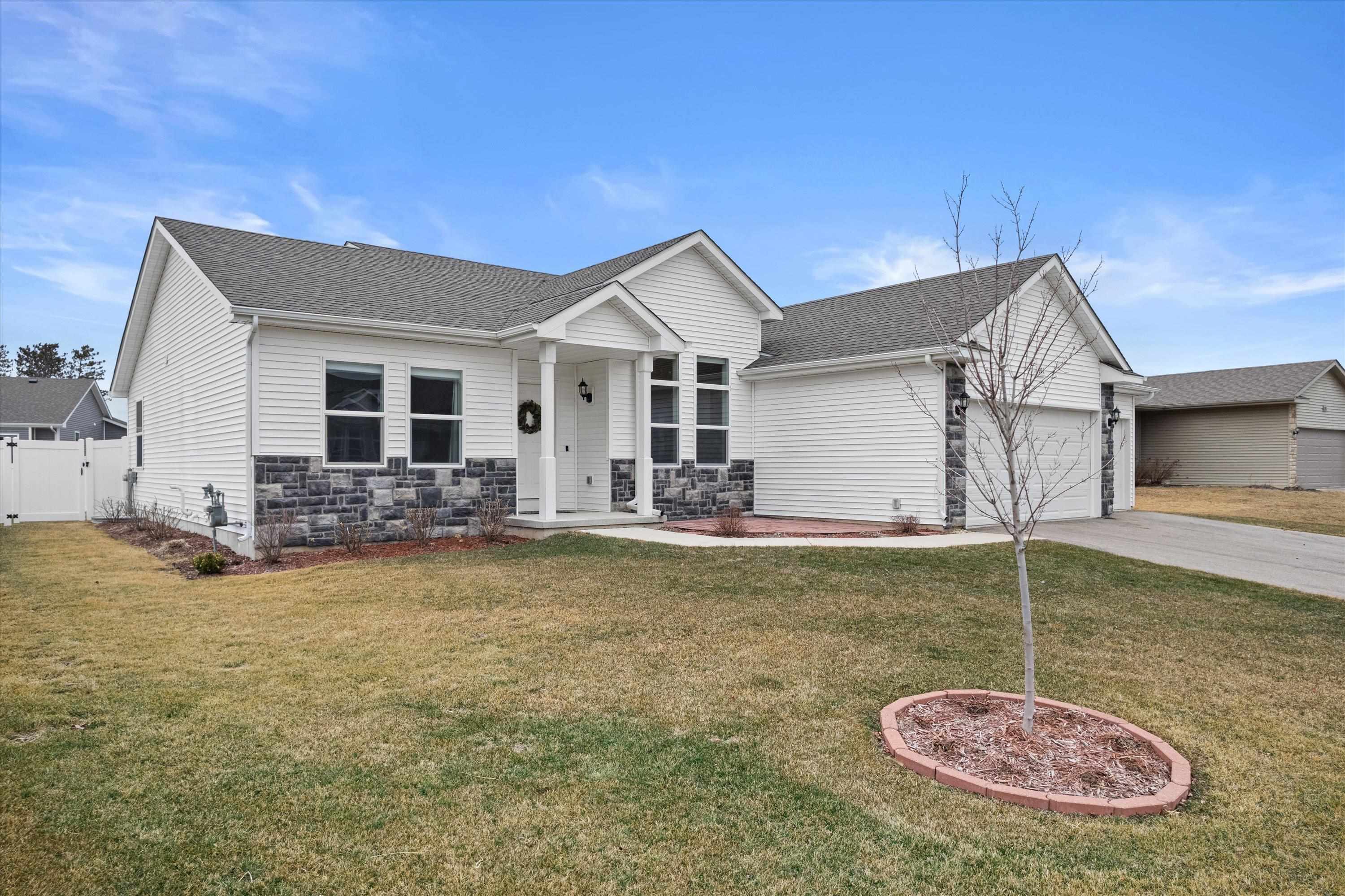 921 Sarah Street Belleville, WI 53508 - Photo 33 of 34