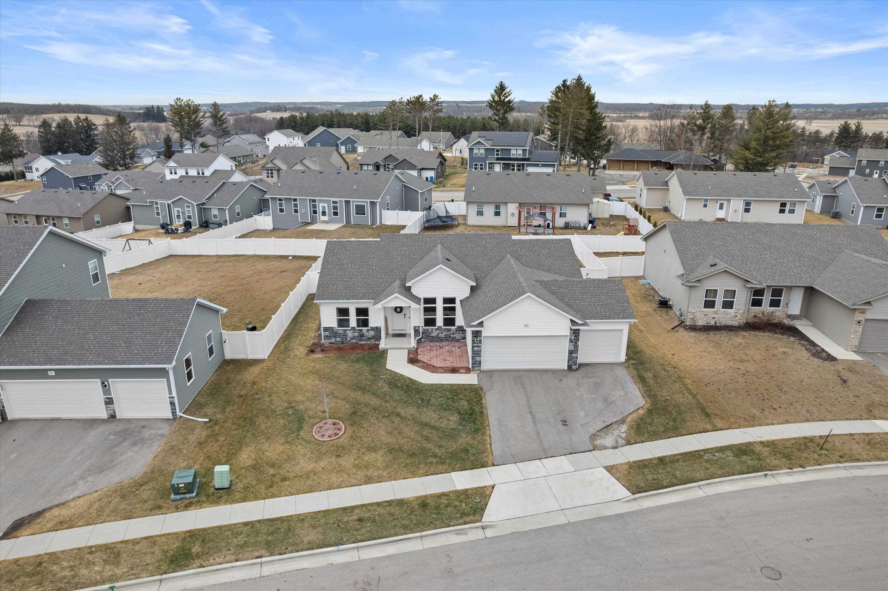 921 Sarah Street Belleville, WI 53508 - Photo 34 of 34