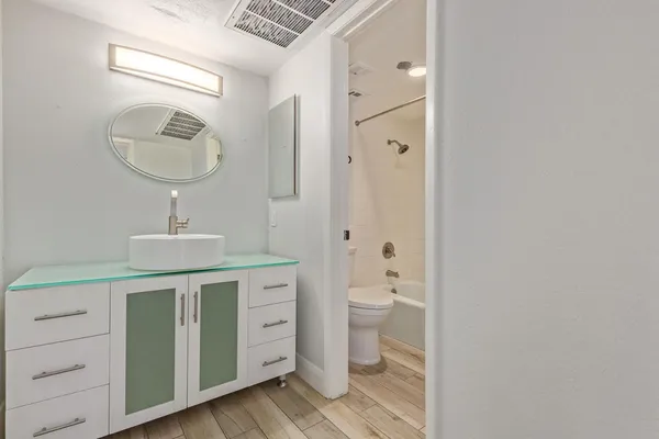 $1,800 | 4727 East Lafayette Boulevard, Unit 314, Phoenix, AZ 85018