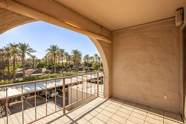 $1,800 | 4727 East Lafayette Boulevard, Unit 314, Phoenix, AZ 85018