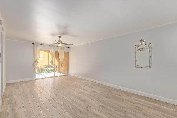 $1,800 | 4727 East Lafayette Boulevard, Unit 314, Phoenix, AZ 85018