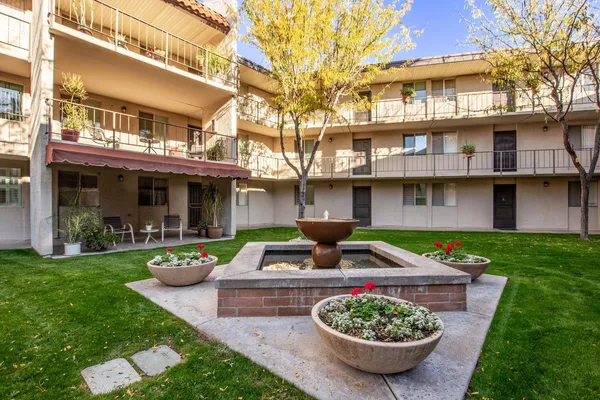 $1,800 | 4727 East Lafayette Boulevard, Unit 314, Phoenix, AZ 85018