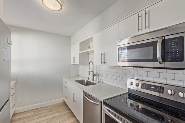 $1,800 | 4727 East Lafayette Boulevard, Unit 314, Phoenix, AZ 85018