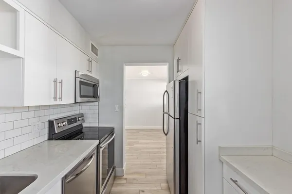 $1,800 | 4727 East Lafayette Boulevard, Unit 314, Phoenix, AZ 85018