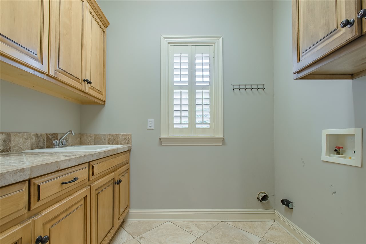 808 Aidan Street Fairhope, AL 36532 - Photo 35 of 48 Laundry Room