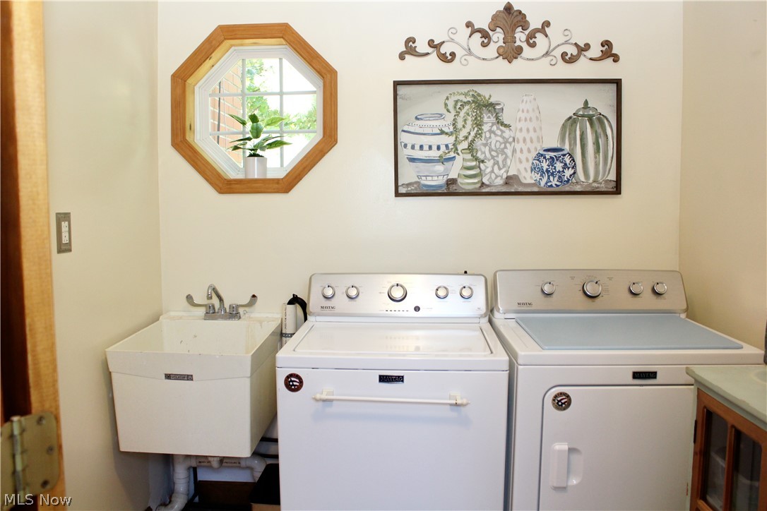 331 Ewing Road Youngstown, OH 44512 - Photo 15 of 32 First Floor Laundry